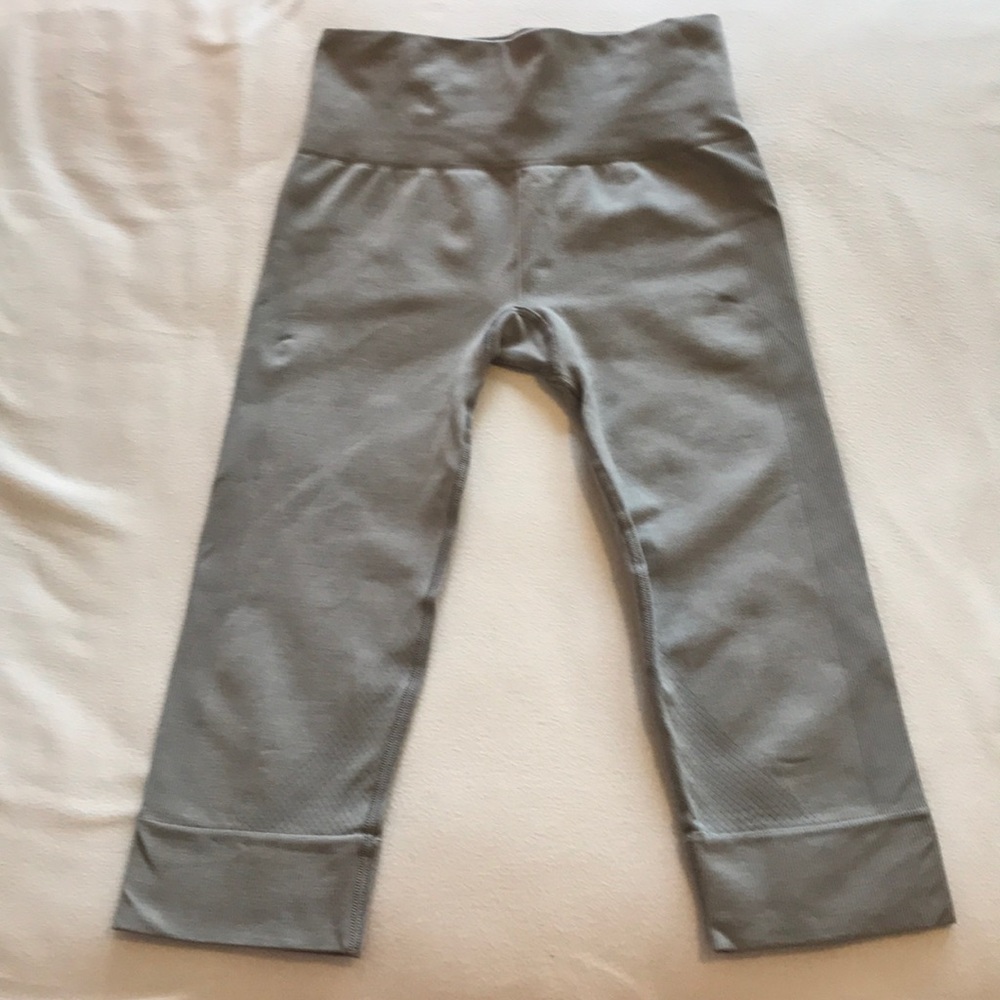 Lululemon Compression Capris Gray